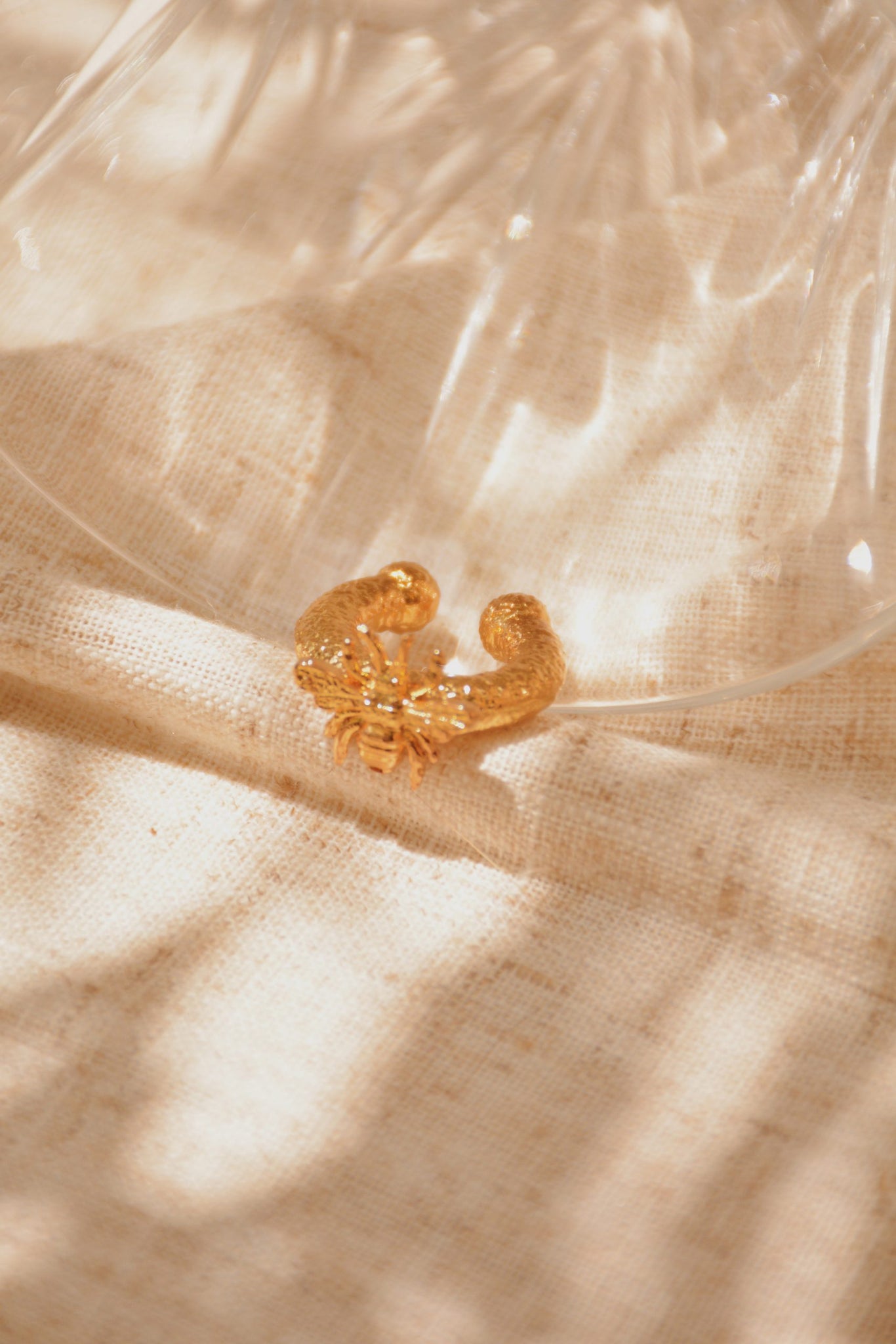 Bee 24K Gold Plated Earcuff - Trendy Lover